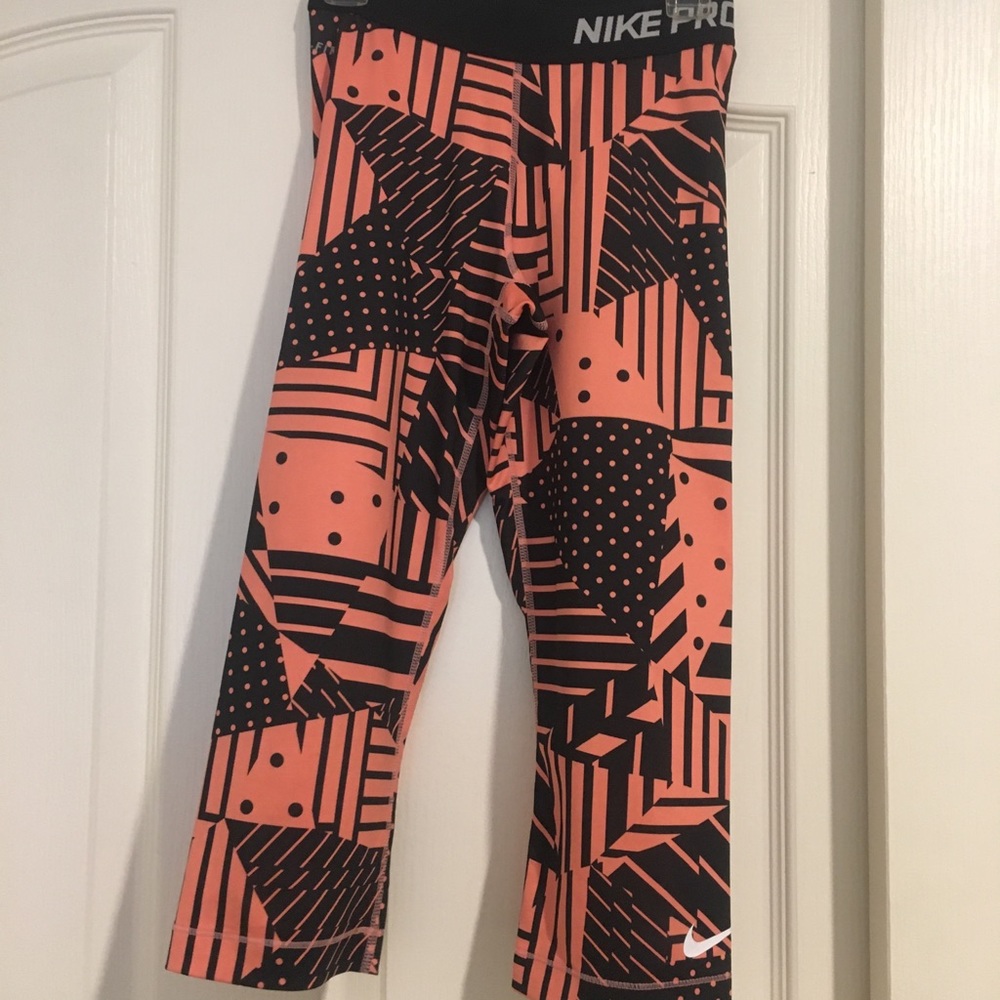 nike pro capri leggings